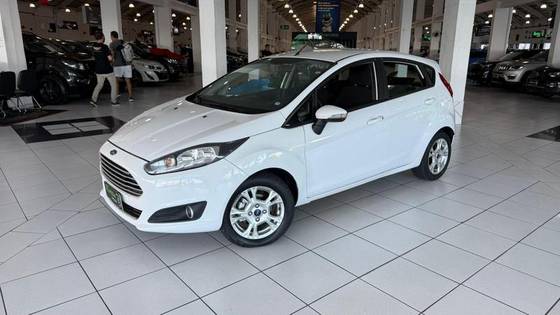 FORD FIESTA 1.6 SE HATCH 16V FLEX 4P POWERSHIFT FORD FIESTA 1.6 SE HATCH 16V FLEX 4P POWERSHIFT